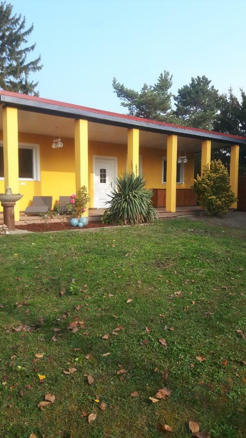 Bungalow At Lake Alte Donau Vienna Exterior photo