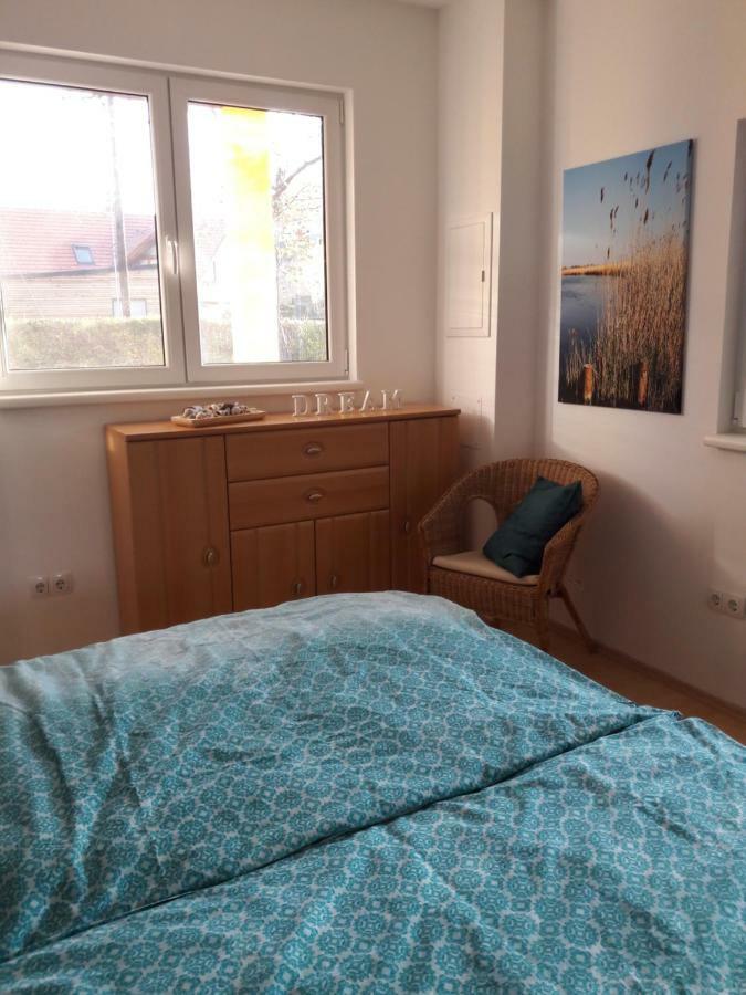 Bungalow At Lake Alte Donau Vienna Exterior photo